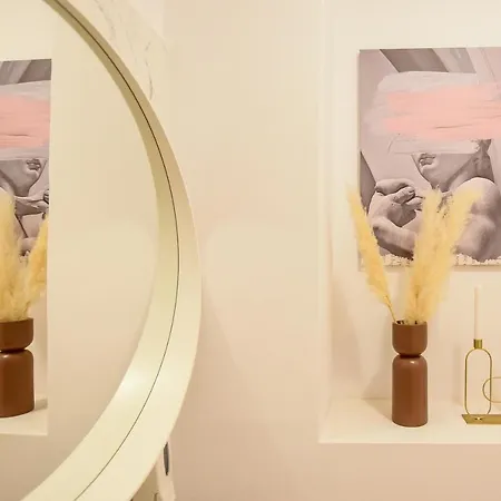 The Rose Gold - Cinema Studio Near Radisson Apartment *