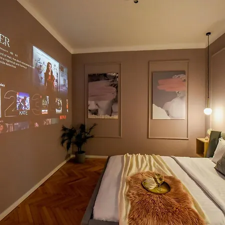 The Rose Gold - Cinema Near Radisson Apartmán Bukurešť