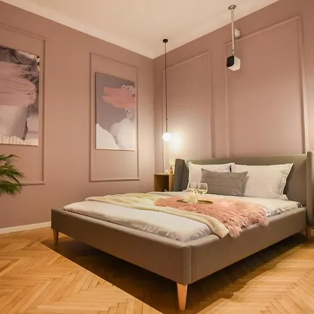 Apartmán The Rose Gold - Cinema Near Radisson Bukurešť